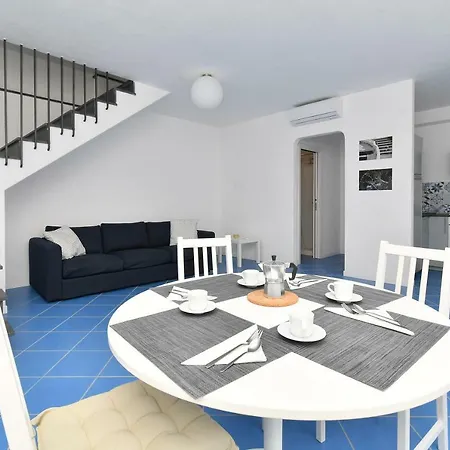 Casa Partenope Feriehus *